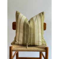Handgewebter Kissenbezug Aus Naturfaser von LannaTextiles
