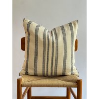 Handgewebter Kissenbezug Aus Naturfaser von LannaTextiles