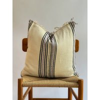 Handgewebter Kissenbezug Aus Naturfaser Handgewebter Kissenbezug Aus Naturfaser von LannaTextiles