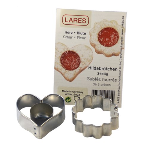 LARES Hildabrötchenausstecher aus Weißblech - ideal für Kekse, Plätzchen oder Fondant - 3-teilig - Motiv: Herz-Blüte - Ø ca. 5 cm, H: ca. 1,7 cm - Made in Germany LARES Hildabrötchenausstecher aus Weißblech - ideal für Kekse, Plätzchen oder Fondant - 3-teilig - Motiv: Herz-Blüte - Ø ca. 5 cm, H: ca. 1,7 cm - Made in Germany von Lares
