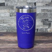 Abenteuer Wartet Auf Personalisierter Becher Thermobecher Abenteuer Wartet Auf Personalisierter Becher Thermobecher von LaserPrintCo