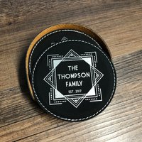 Personalisierter Untersetzer-Satz, Benutzerdefinierte Untersetzer, Gravierte Personalisiertes Hochzeitsgeschenk, Rustikales Wohndekor Personalisierter Untersetzer-Satz, Benutzerdefinierte Untersetzer, Gravierte Personalisiertes Hochzeitsgeschenk, Rustikales Wohndekor von LaserPrintCo