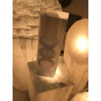 Reine Selenit Kristall Dreibettzimmer Mond Phase Altarbild Zauberstab Pagan Altar Luna Liebe Mondphase, Baum Des Lebens Gravierter Zauberstab von LaserScribeDesigns