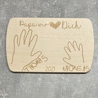 Frühstücksbrettchen Mit Handabdruck | Geschenk Von Den Kindern Frühstücksbrettchen Mit Handabdruck | Geschenk Von Den Kindern von LaserTurm