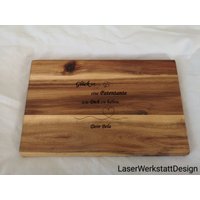 Frühstücksbrett Aus Akazienholz Mit Gravur "Glück Ist... Eine Patentante Wie Dich Zu Haben" Frühstücksbrett Aus Akazienholz Mit Gravur "Glück Ist... Eine Patentante Wie Dich Zu Haben" von LaserWerkstattDesign