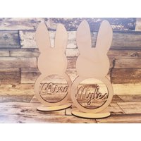 Benutzerdefinierte Name Oder Buchstabe Stand Up Holz Osterhase Handwerk Leer Benutzerdefinierte Name Oder Buchstabe Stand Up Holz Osterhase Handwerk Leer von LaserXdesigns