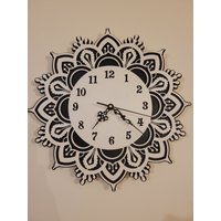 Wanduhr "Black & White" Floral | Küchenuhr Ausgefallene Uhr Große Wanduhr "Black & White" Floral | Küchenuhr Ausgefallene Uhr Große von LaserbyDAM