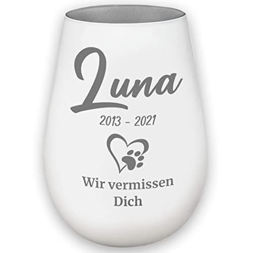 Trauerlicht Windlicht personalisiert mit Gravur und Namen - Wir vermissen Dich - weiß/Silber - Haustier Hund Katze - Gedenklicht Erinnerungslicht Grablicht Trauergeschenk … von Albcraft MADE WITH LOVE