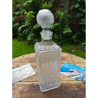 Vintage 70Er Jahre Glas Dekanter, Klarer Hobnail Dekanter Mit Stopper, Geschnittener Glasdekanter, Retro von LastVintageStorage