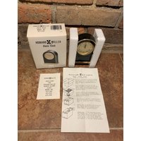 Vintage 1980Er Howard Miller Schwarz Und Gold Analog Wecker Modell No. 621-242 Neu in Box Vintage 1980Er Howard Miller Schwarz Und Gold Analog Wecker Modell No. 621-242 Neu in Box von LastWordThreads