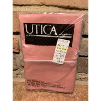 Vintage 1980Er Utica J.p. Stevens No Iron Percale Pink Pfirsich Kissenbezug Set Neu Im Paket von LastWordThreads
