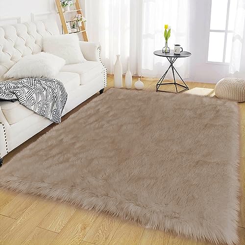 Latepis Teppich Kunstfell für Schlafzimmer Bettvorleger Wohnzimmer Hellbraun Beige 120x180 cm Teppich Flauschig Waschbar Hochflor Fellteppich Shaggy Area Rug von Latepis