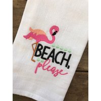 Pink Flamingo Beach Bitte Bestickter Mehlsack Geschirrtücher, Küche, Hochzeitsgeschenk, Einweihungsgeschenk, Lustig, Sommerdekor Pink Flamingo Beach Bitte Bestickter Mehlsack Geschirrtücher, Küche, Hochzeitsgeschenk, Einweihungsgeschenk, Lustig, Sommerdekor von LaundryRoomSanctuary