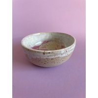 Einzigartige Kleine Keramikschale Rosa Weiß, Handgemachte Schüssel Mit Besonderer Effektglasur, Steingut Schale Unikat, Spülmaschinenfest von LauraCeramicsShop