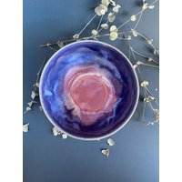 Handgefertigte Große Schale in Blau Violett Mit Faszinierenden Farbverläufen - Ausdrucksstark Und Elegant, Ein Unikat Aus Handarbeit von LauraCeramicsShop
