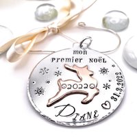 Erste Weihnachtsdekoration, Personalisierte Weihnachtskugel, Erstes Weihnachtssouvenir Erste Weihnachtsdekoration, Personalisierte Weihnachtskugel, Erstes Weihnachtssouvenir von LauraWalkerJewellery