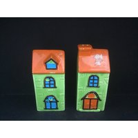 Vintage Haus Geformte Keramiksalz - Und Pfefferstreuer Vintage Haus Geformte Keramiksalz - Und Pfefferstreuer von LaurasFunFindsCA
