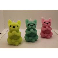 Bulldogge Macht Yoga Kerze | 9cm Bulldog Making Yoga Candle| Geschenkidee Deko Bulldogge Macht Yoga Kerze | 9cm Bulldog Making Yoga Candle| Geschenkidee Deko von LaurasKreativstube