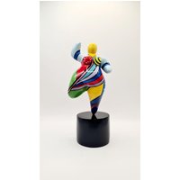statue Einer Runden Frau „Nana-Tänzerin", Aus Mehrfarbigem Harz. Höhe 20 Zentimeter Mit Sockel von LaureTerrier