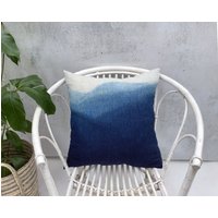 Dip Dyed Kissenbezug "Blue Mountains' von LavaLiving