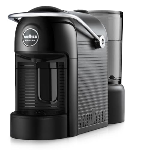 Lavazza, A Modo Mio Jolie EVO, Kaffeekapselmaschine, aus 36% recyceltem Kunststoff, kompatibel mit A Modo Mio Pods, mit abnehmbarer Becherablage, Abschaltautomatik, 1250W, 220-240V, 50-60Hz, Schwarz von Lavazza