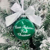 Personalisierte Erste Weihnachten Bauble, Babys Weihnachten, Xmas Personalisierte Weihnachtsschmuck Personalisierte Erste Weihnachten Bauble, Babys Weihnachten, Xmas Personalisierte Weihnachtsschmuck von LavenderEight