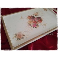 Floral Decoupage Betttablett Aus Holz Mit Klappbaren Beinen Floral Decoupage Betttablett Aus Holz Mit Klappbaren Beinen von LaverdureStudio