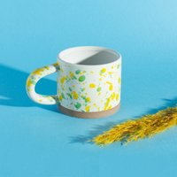 Gelb Und Grün Splatter-Muster Auf Weißer Tasse Mit Henkel-Tasse Aus Steingut Geburtstagsgeschenk Für Tee-Kaffee-Liebhaber Für Sie Ihn von LaviniasTeaParty