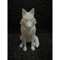 Wolf Figur Im Low Poly Stil, Verschiedene Farben Verfügbar von LayerMesh
