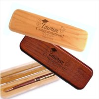 Personalisiertes Schulabschluss-Pen-Set Aus Holz - Graviertes Holzstift-Präsentationsset, College Grad Pen Set, Graviertes Abschlussgeschenk Personalisiertes Schulabschluss-Pen-Set Aus Holz - Graviertes Holzstift-Präsentationsset, College Grad Pen Set, Graviertes Abschlussgeschenk von LazerDesigns