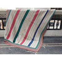 Boho Vintage Kantha Quilt Handgemacht Decke Wendbare Baumwolle Sari Tagesdecke Handgenäht von LazuWork