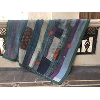 Sari Patchwork Kantha Quilt Vintage Baumwolle Decke Handbestickter Reversible Überwurf Indisch Boho Tagesdecke von LazuWork