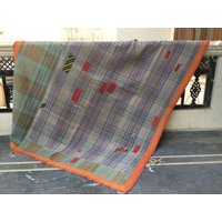 Vintage Kantha Quilt Handgemachter Patchwork Sari Überwurf Aus Baumwolle von LazuWork
