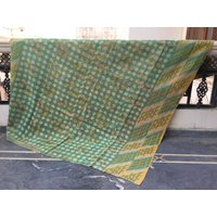 Wohnkultur Vintage Kantha Quilt, Patchwork Handgefertigte Baumwolle Sari Decke, Boho Decke von LazuWork