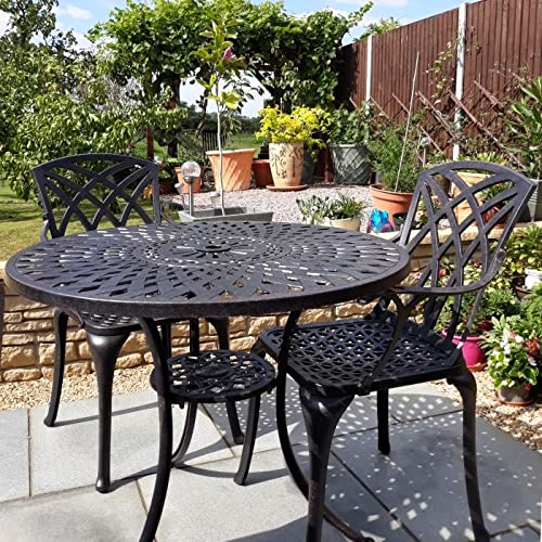 Lazy Susan 88 cm Runder Mia Gartentisch in Antik Bronze mit 2 April Stühlen, Ohne Sitzkissen | Nachhaltiges Sandguss-Aluminium | Wetterfest | Rostfrei | Wartungsarm | 3 Jahre Garantie von Lazy Susan