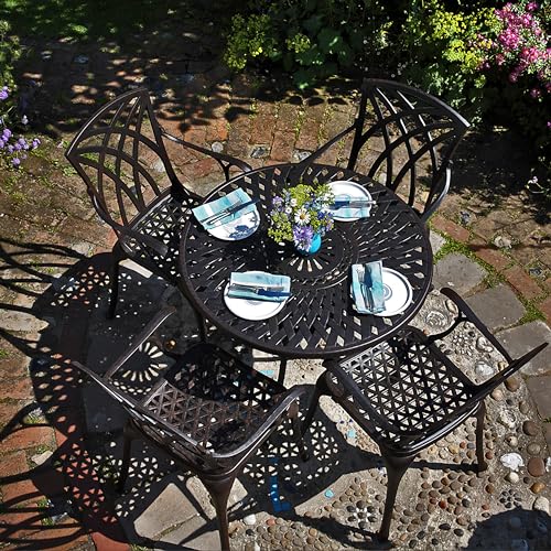 Lazy Susan 88 cm Runder Mia Gartentisch in Antik Bronze mit 4 April Stühlen, Ohne Sitzkissen | Nachhaltiges Sandguss-Aluminium | Wetterfest | Rostfrei | Wartungsarm | 3 Jahre Garantie von Lazy Susan