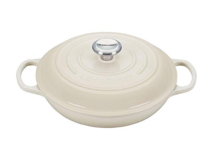 LE CREUSET Bräter Gourmet-Profitopf mit Deckel 30 cm Signature Meringue, beige LE CREUSET Bräter Gourmet-Profitopf mit Deckel 30 cm Signature Meringue, beige von Le-Creuset