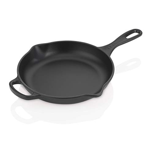 Le Creuset Signature Gusseisen Brat- und Servierpfanne, Rund, Ø 23 cm, Für alle Herdarten inkl. Induktion geeignet, 1,93 kg, Schwarz, 20182230000422 von LE CREUSET