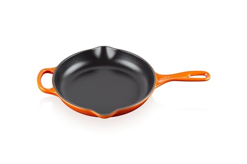Le Creuset Signature Gusseisen Brat- und Servierpfanne, Rund, Ø 23 cm, Für alle Herdarten inkl. Induktion geeignet, 1,93 kg, Ofenrot, 20182230900422 Le Creuset Signature Gusseisen Brat- und Servierpfanne, Rund, Ø 23 cm, Für alle Herdarten inkl. Induktion geeignet, 1,93 kg, Ofenrot, 20182230900422 von LE CREUSET