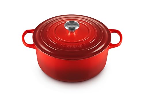 Le Creuset Signature Gusseisen-Bräter mit Deckel, Ø 28 cm, Rund, Für alle Herdarten und Induktion geeignet, Volumen: 6,7 l, 6,125 kg, Kirschrot, 21177280602430 von LE CREUSET