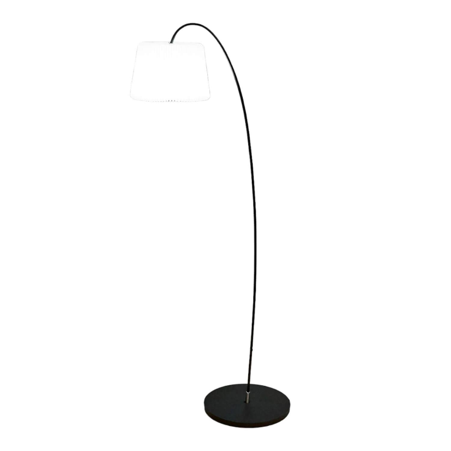 Stehlampe Snowdrop Lampenschirm Kunststoff Weiß Gestell Metall Schwarz von Le Klint