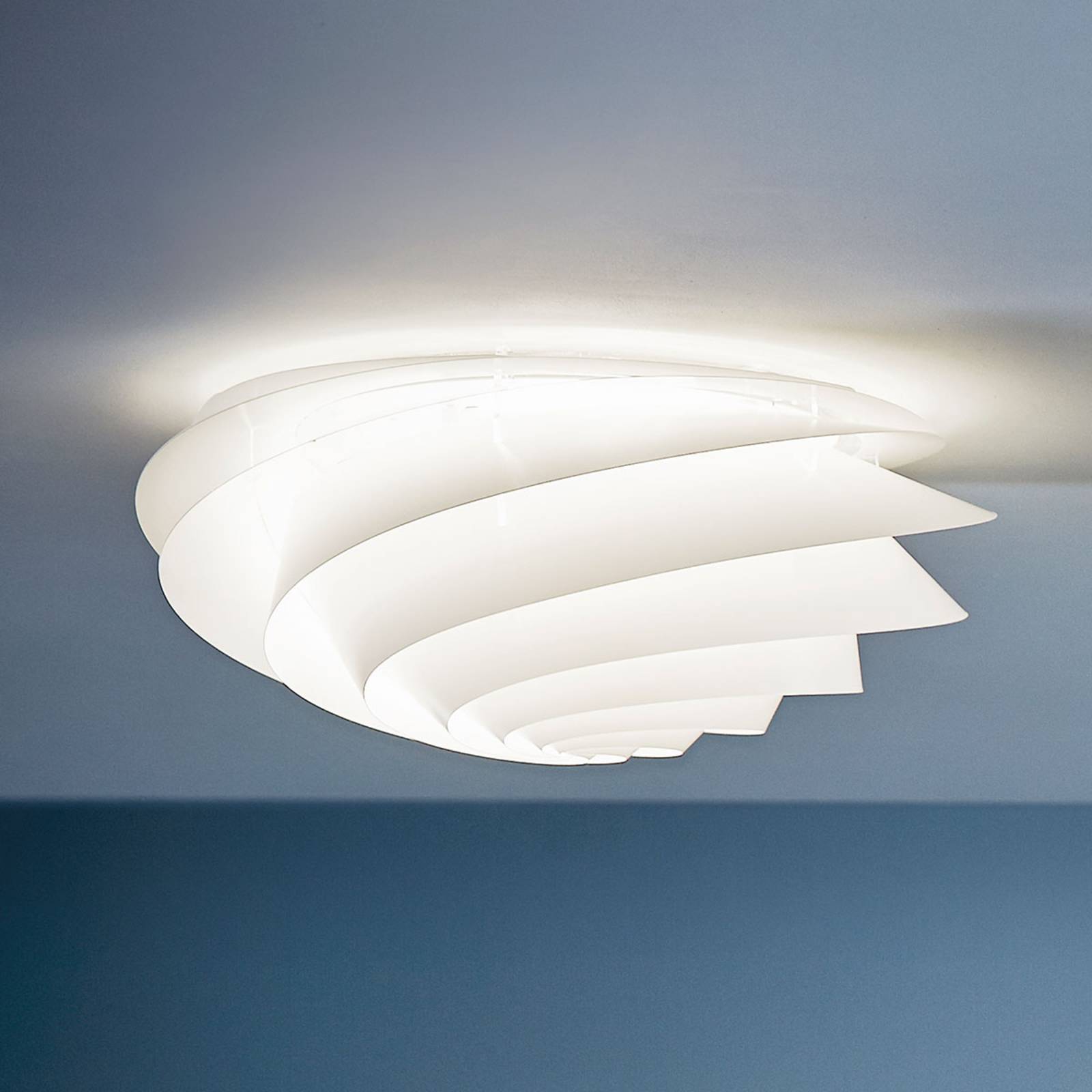 LE KLINT Swirl Medium - Wandleuchte mit LED, weiß von LE KLINT