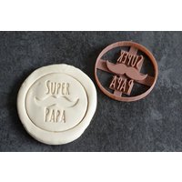 Ausstechform Mit Schnurrbart Von Super Dad - Der Botschaft „Super Dad" Zum Vatertag Liebe von LeCuisinier