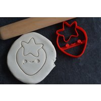 Kawaii Erdbeer-Ausstecher. Erdbeer-Keksform von LeCuisinier