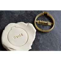 Personalisierter Weihnachtskugel-Ausstecher Mit Namen. Weihnachtsplätzchen-Ausstecher. Bredele-Ausstecher. Weihnachtliches Shortbread Personalisierter Weihnachtskugel-Ausstecher Mit Namen. Weihnachtsplätzchen-Ausstecher. Bredele-Ausstecher. Weihnachtliches Shortbread von LeCuisinier