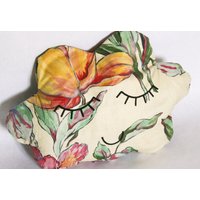 Kissen Wolke Creme Vanille Bedruckte Blumenmuster Bestickt Gesicht Heiter Zu Süß Schwarz Faden Made in Frankreich von LeDedArpine