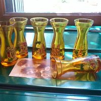 Set Mit 6 Vintage-Likörgläsern Aus Bernstein, Die Pariser Wahrzeichen Verziert Sind von LeLapinDansLaCuisine