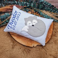 Kissen Mit Wunschnamen - Schlafender Fuchs Blau Geschenk Zur Geburt von LeLynsKreativwelt