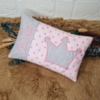 Kleines Kissen Mit Wunschnamen - Krone Geschenk Zur Geburt Oder Taufe Rosa von LeLynsKreativwelt