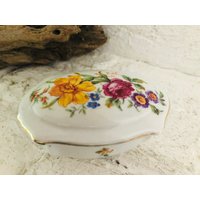 Shabbyschmuckdosedeckeldoseporzellanrosali Weissno 2 Shabbyschmuckdosedeckeldoseporzellanrosali Weissno 2 von LePetitVillageDE